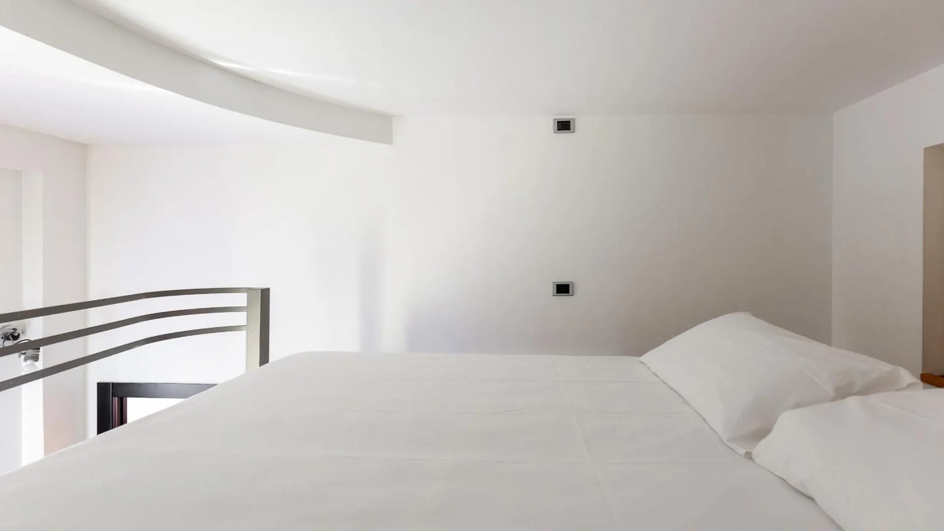 Modern Apartment With Mezzanine By Wonderful Italy Bologna